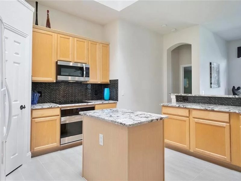 $399 Semi-Pvt. FURNISHED Room. ALL BILLS PAID/EVERYTHING INC. Huge Independent House In (NW) Plano. Close To EVERYTHING!