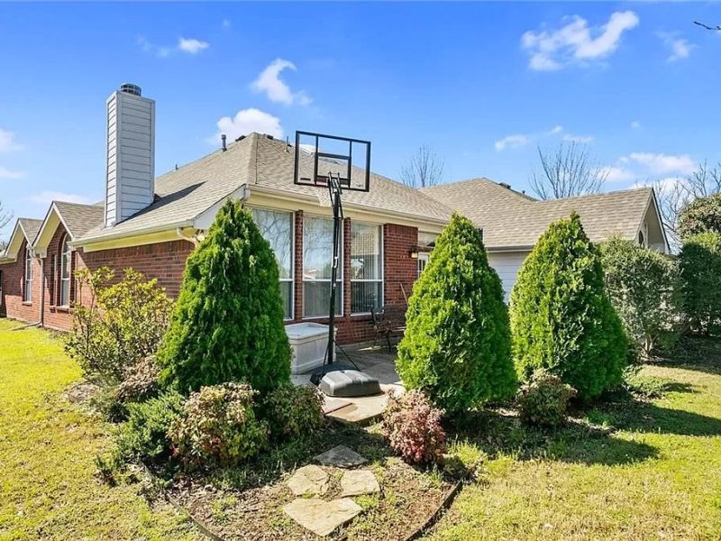$399 Semi-Pvt. FURNISHED Room. ALL BILLS PAID/EVERYTHING INC. Huge Independent House In (NW) Plano. Close To EVERYTHING!