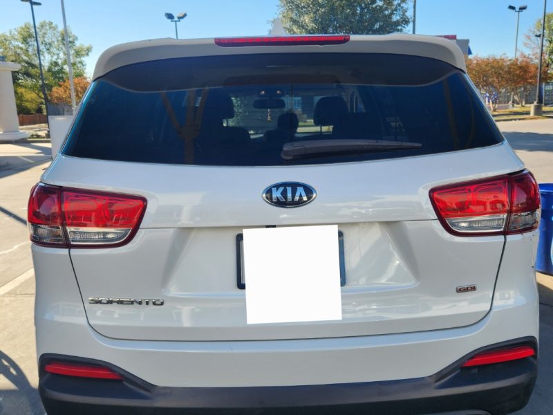 2018 Kia Sorento LX sports