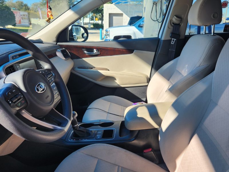2018 Kia Sorento LX sports